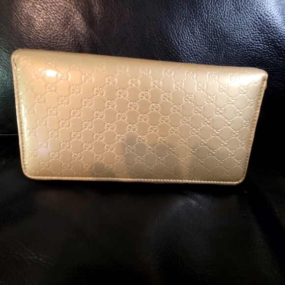 Authentic Gucci Gold Micro Guccissima Zip Around Wallet - Picture 3 of 17